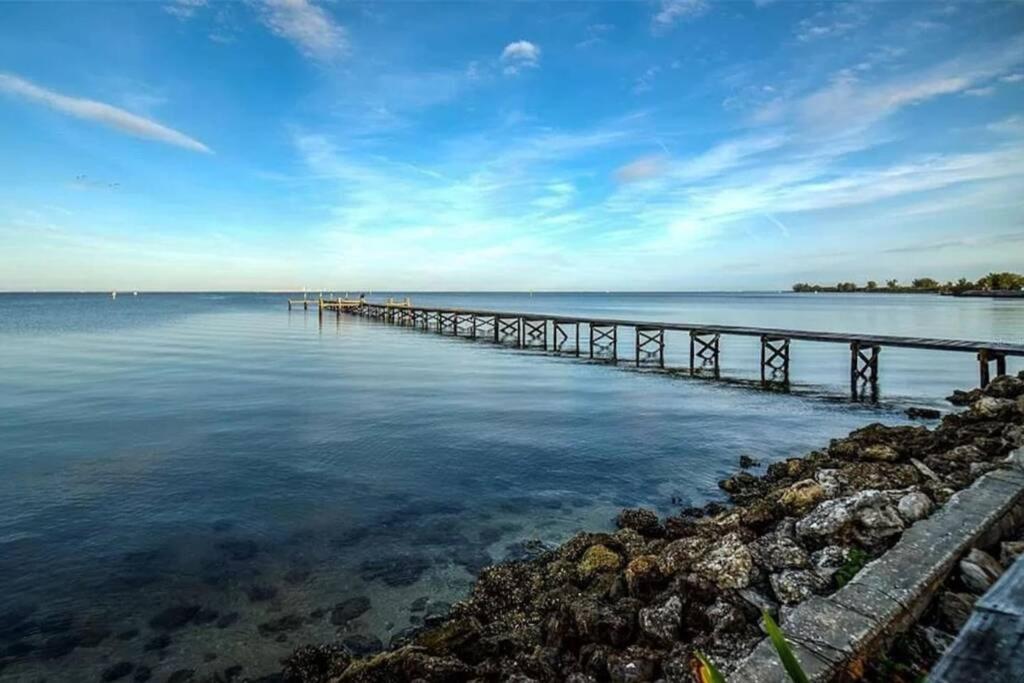 Bay View, Studio206, Beach Steps Away! Pool+Wifi Ruskin Bagian luar foto