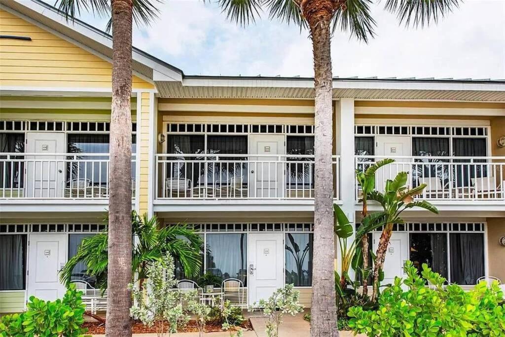 Bay View, Studio206, Beach Steps Away! Pool+Wifi Ruskin Bagian luar foto