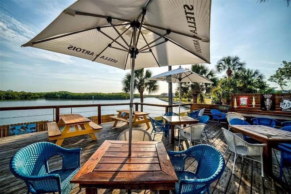Bay View, Studio206, Beach Steps Away! Pool+Wifi Ruskin Bagian luar foto