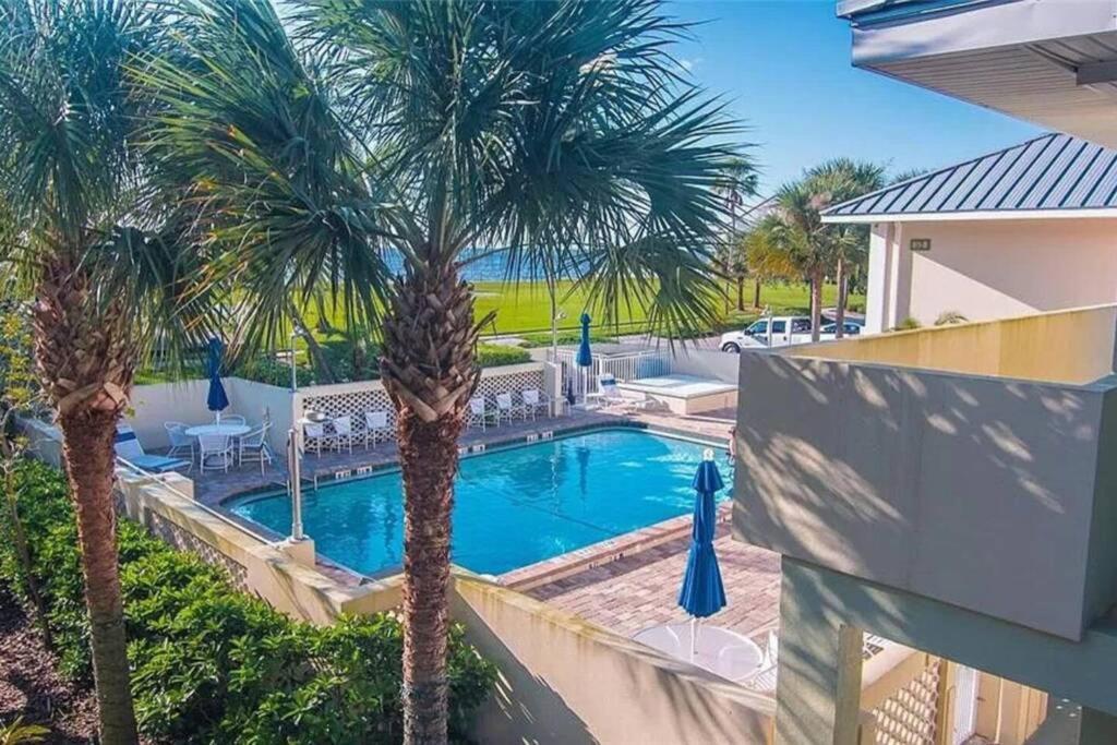 Bay View, Studio206, Beach Steps Away! Pool+Wifi Ruskin Bagian luar foto