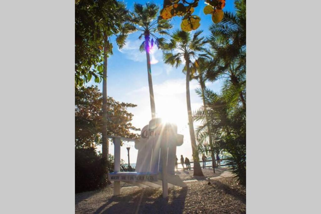 Bay View, Studio206, Beach Steps Away! Pool+Wifi Ruskin Bagian luar foto