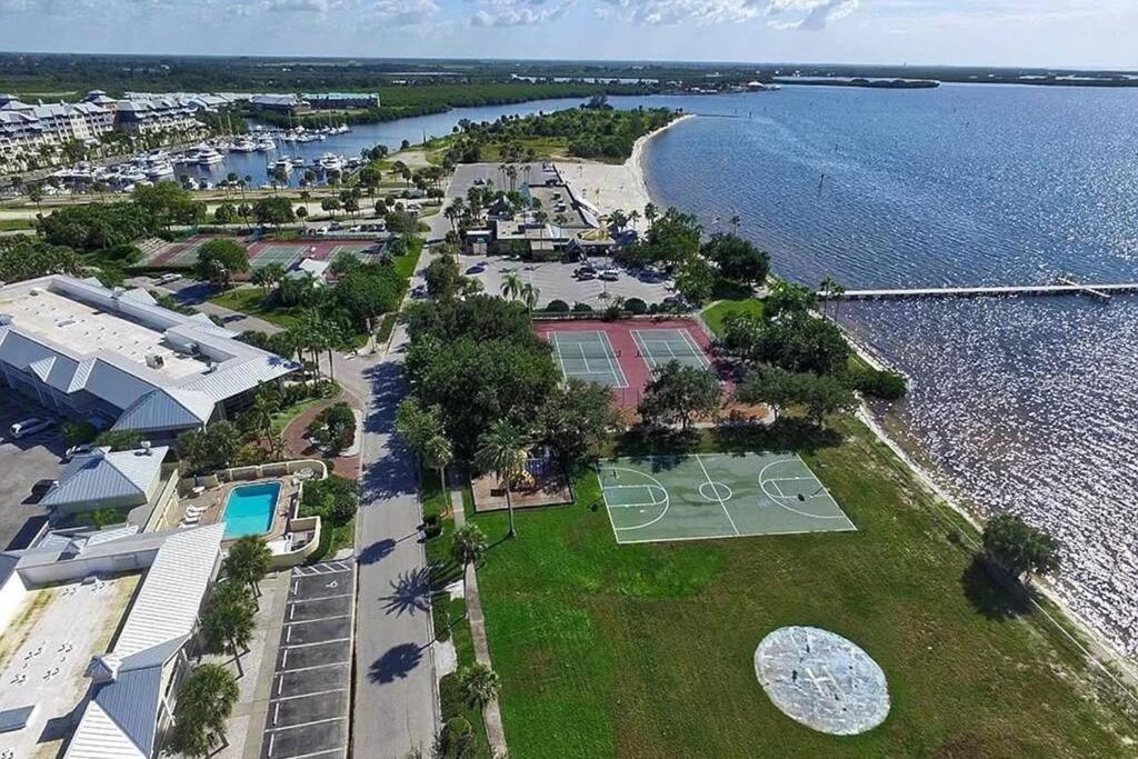 Bay View, Studio206, Beach Steps Away! Pool+Wifi Ruskin Bagian luar foto