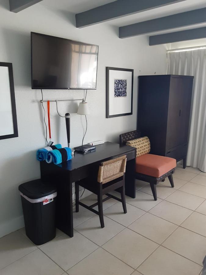 Bay View, Studio206, Beach Steps Away! Pool+Wifi Ruskin Bagian luar foto