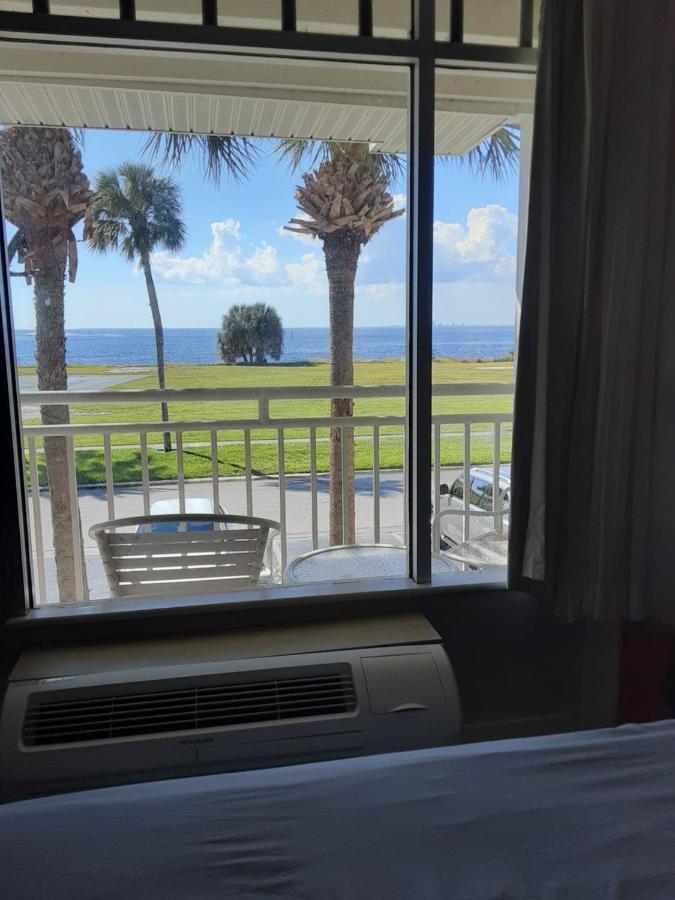 Bay View, Studio206, Beach Steps Away! Pool+Wifi Ruskin Bagian luar foto