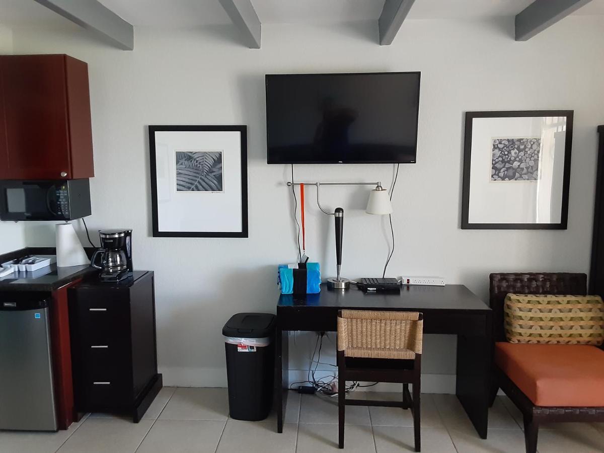 Bay View, Studio206, Beach Steps Away! Pool+Wifi Ruskin Bagian luar foto
